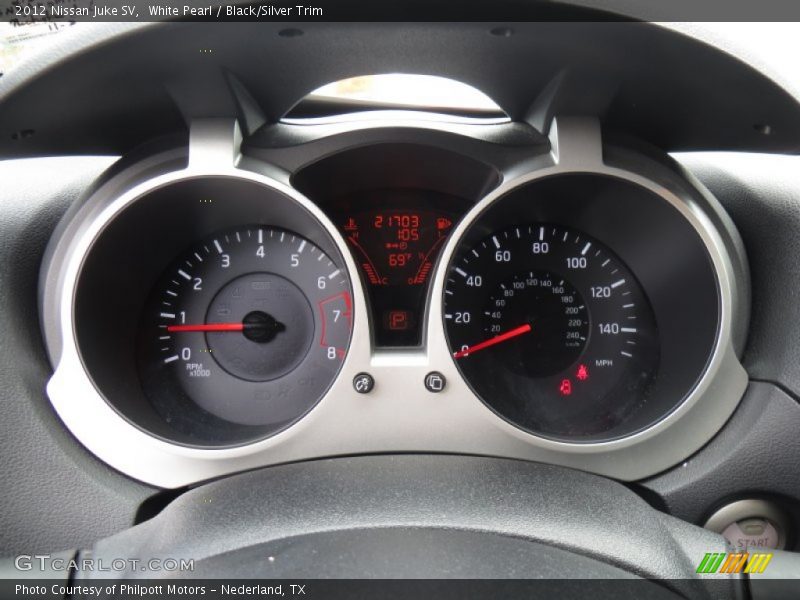 White Pearl / Black/Silver Trim 2012 Nissan Juke SV