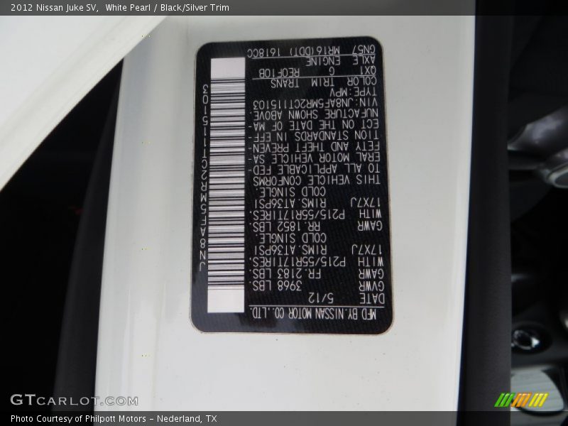 White Pearl / Black/Silver Trim 2012 Nissan Juke SV