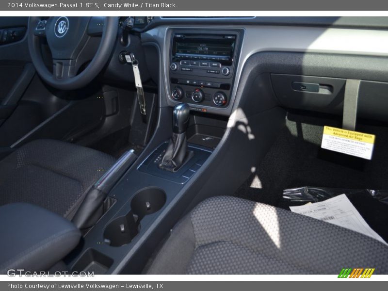 Candy White / Titan Black 2014 Volkswagen Passat 1.8T S