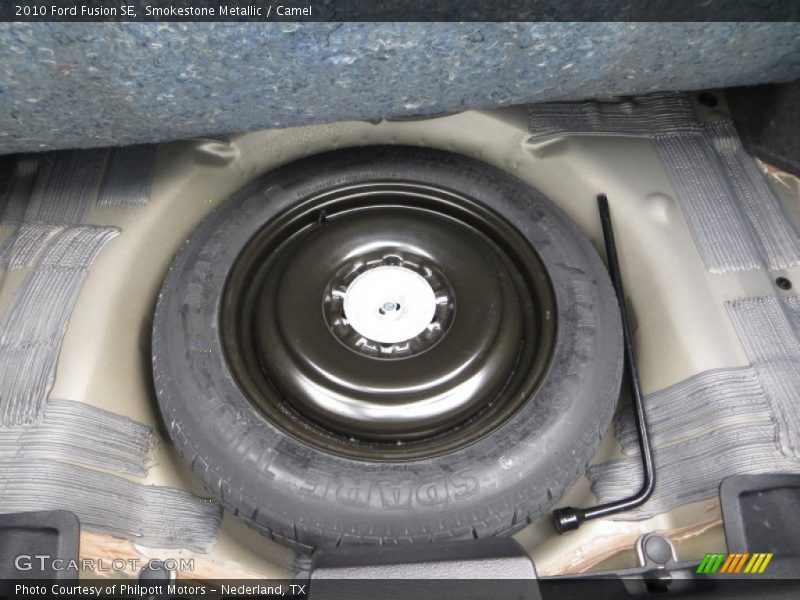 Smokestone Metallic / Camel 2010 Ford Fusion SE