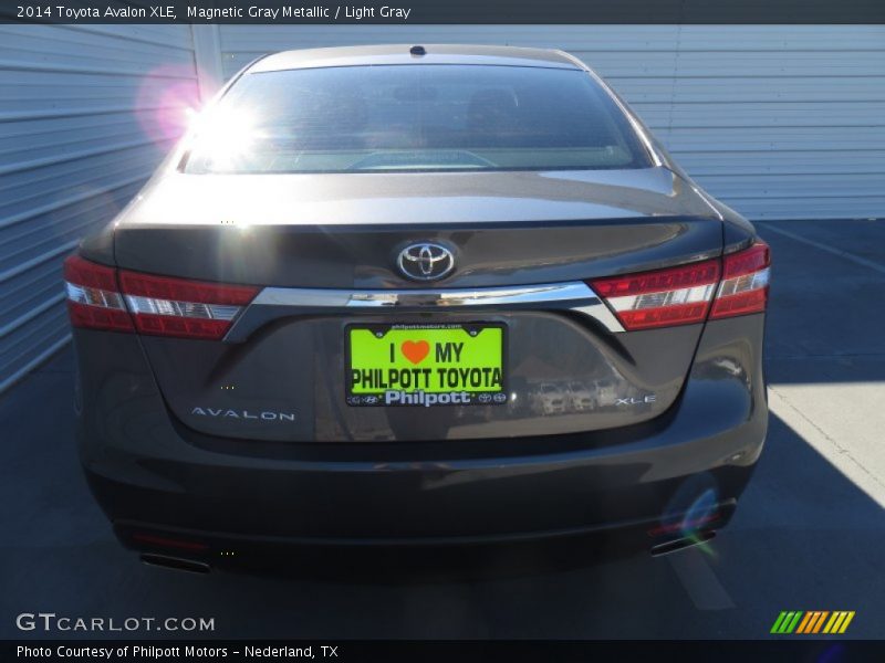 Magnetic Gray Metallic / Light Gray 2014 Toyota Avalon XLE