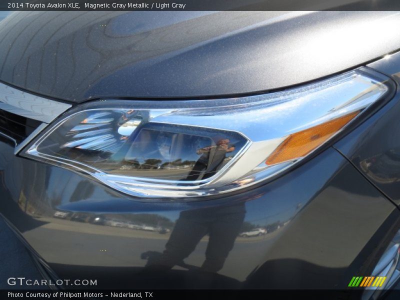 Magnetic Gray Metallic / Light Gray 2014 Toyota Avalon XLE