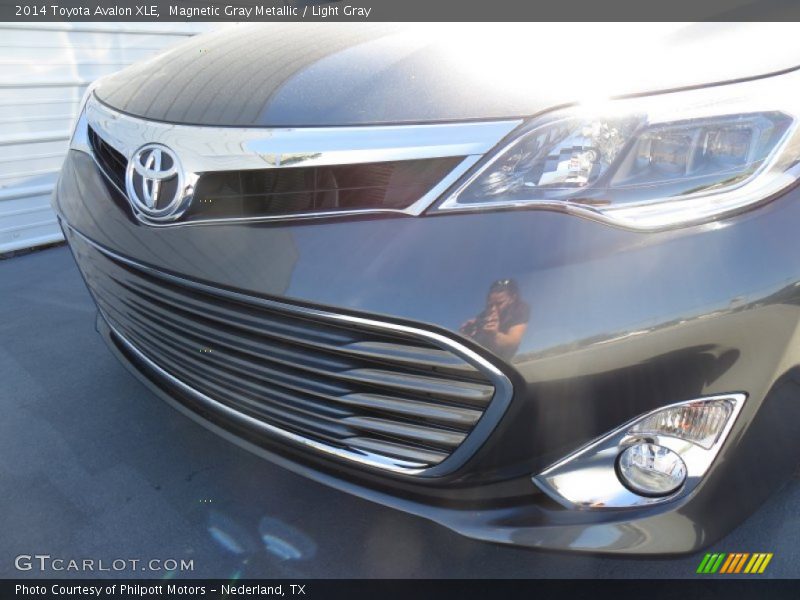 Magnetic Gray Metallic / Light Gray 2014 Toyota Avalon XLE