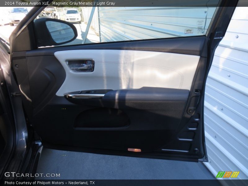 Magnetic Gray Metallic / Light Gray 2014 Toyota Avalon XLE