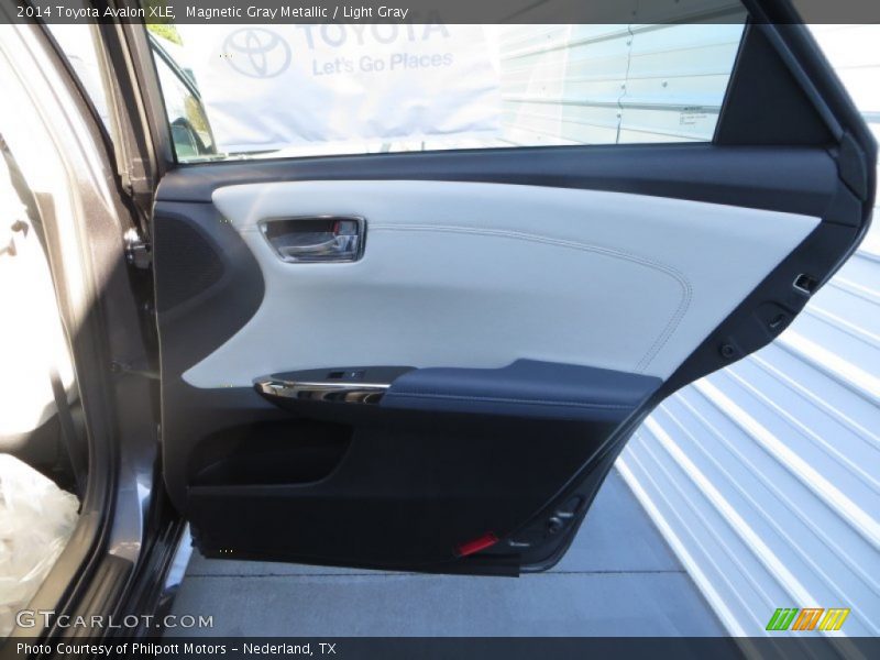Magnetic Gray Metallic / Light Gray 2014 Toyota Avalon XLE
