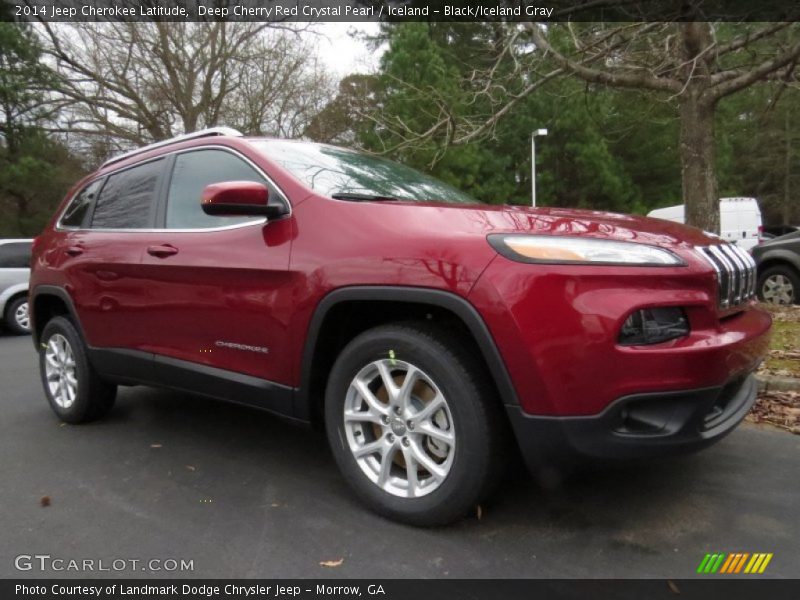 Front 3/4 View of 2014 Cherokee Latitude