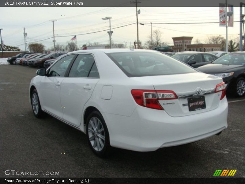 Super White / Ash 2013 Toyota Camry XLE