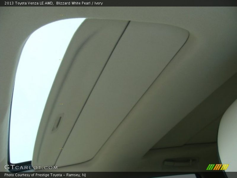 Blizzard White Pearl / Ivory 2013 Toyota Venza LE AWD