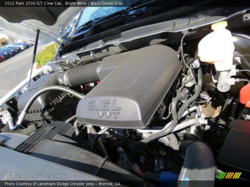 Bright White / Black/Diesel Gray 2013 Ram 1500 SLT Crew Cab