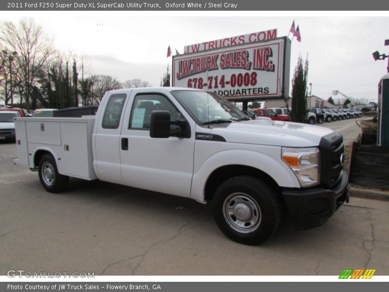 Oxford White / Steel Gray 2011 Ford F250 Super Duty XL SuperCab Utility Truck
