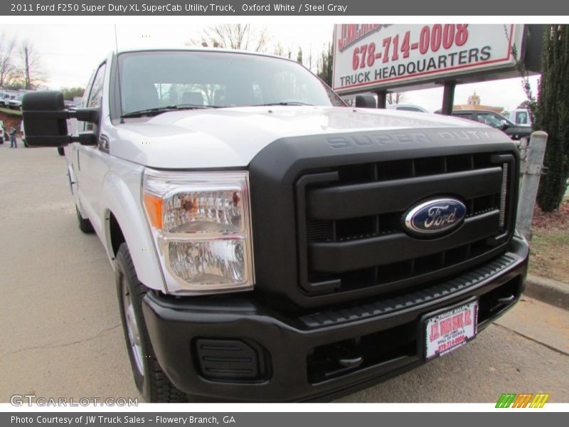 Oxford White / Steel Gray 2011 Ford F250 Super Duty XL SuperCab Utility Truck