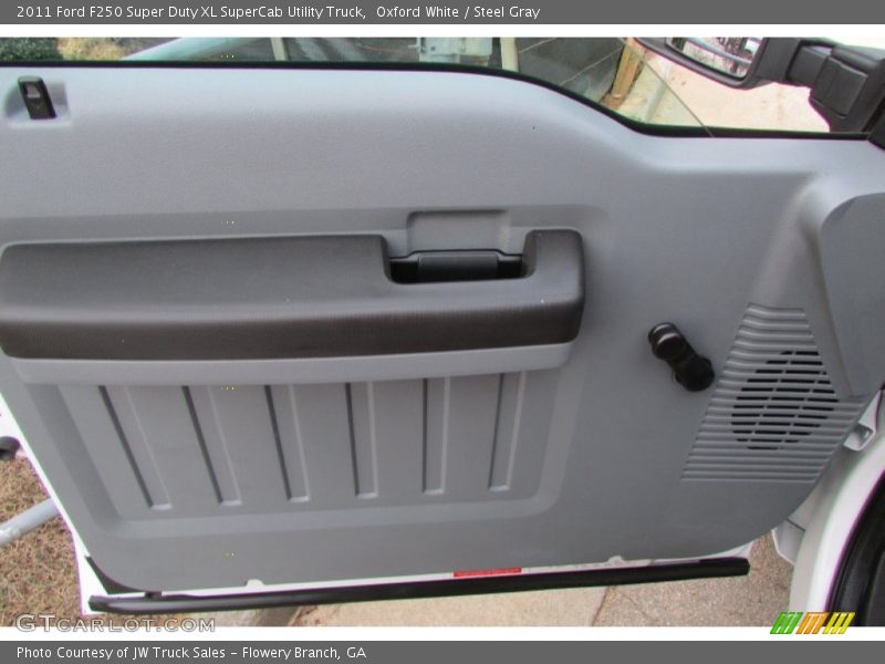 Oxford White / Steel Gray 2011 Ford F250 Super Duty XL SuperCab Utility Truck