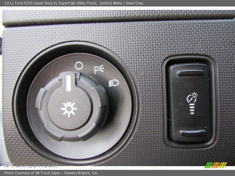 Oxford White / Steel Gray 2011 Ford F250 Super Duty XL SuperCab Utility Truck