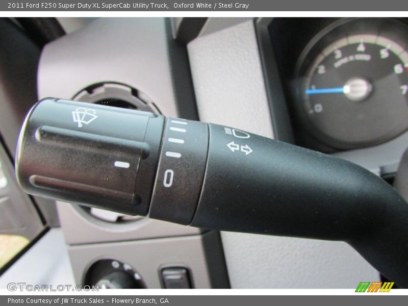 Oxford White / Steel Gray 2011 Ford F250 Super Duty XL SuperCab Utility Truck