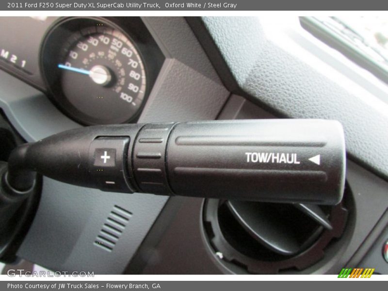 Oxford White / Steel Gray 2011 Ford F250 Super Duty XL SuperCab Utility Truck