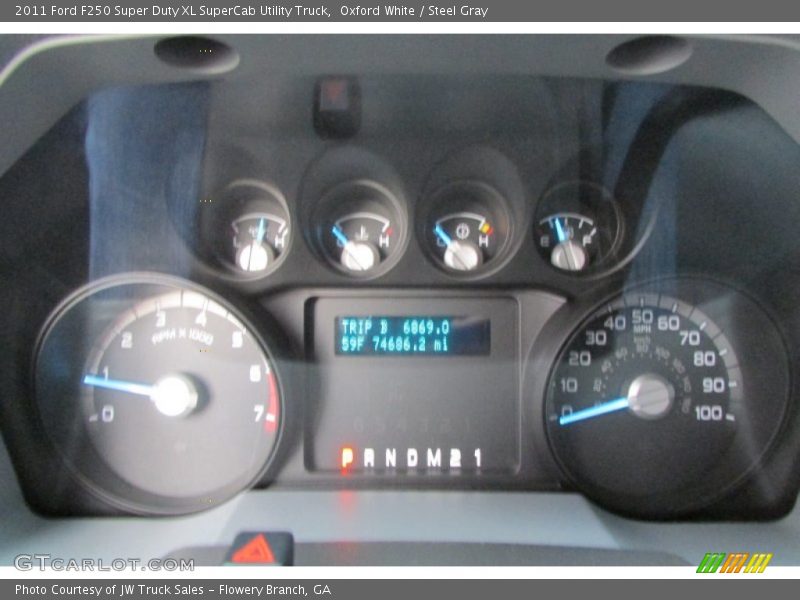 Oxford White / Steel Gray 2011 Ford F250 Super Duty XL SuperCab Utility Truck