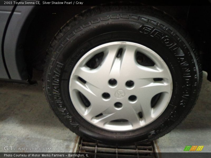 Silver Shadow Pearl / Gray 2003 Toyota Sienna CE