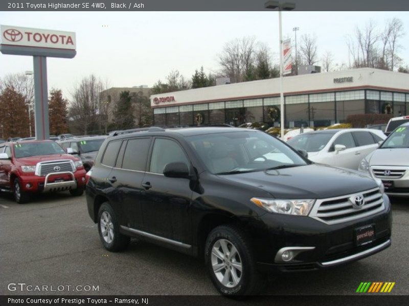 Black / Ash 2011 Toyota Highlander SE 4WD