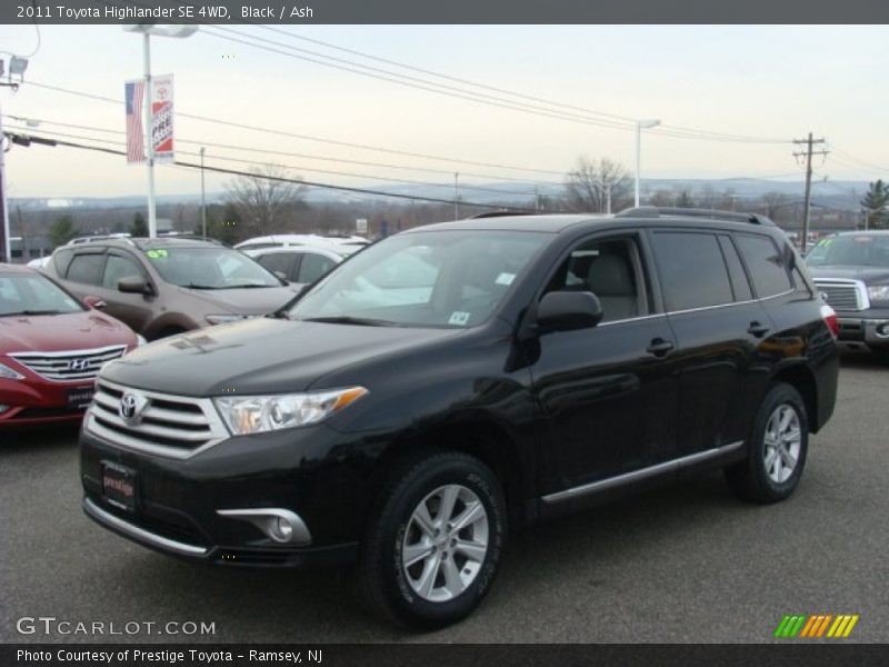 Black / Ash 2011 Toyota Highlander SE 4WD