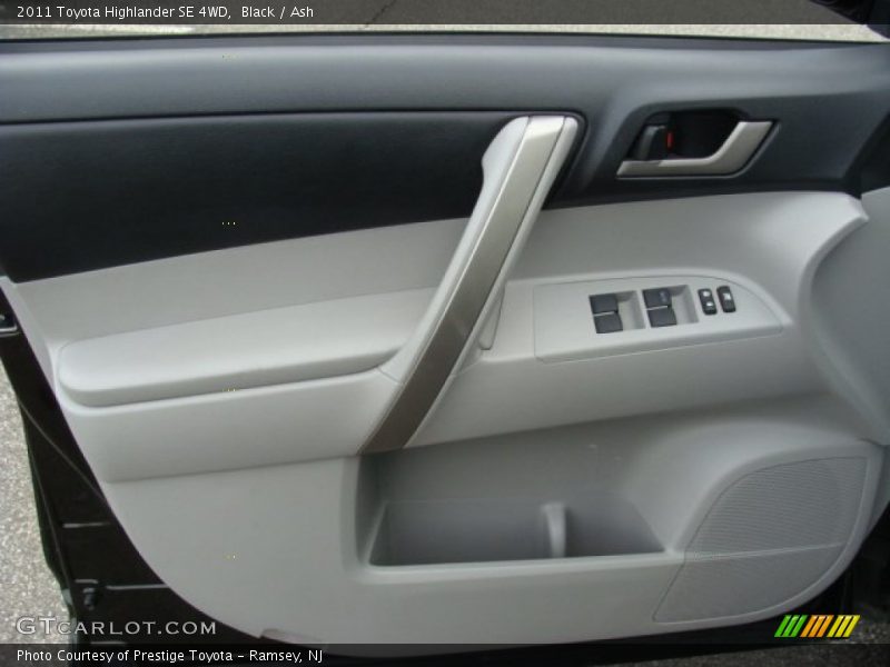 Black / Ash 2011 Toyota Highlander SE 4WD