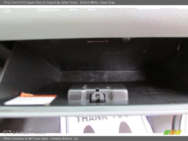 Oxford White / Steel Gray 2011 Ford F250 Super Duty XL SuperCab Utility Truck