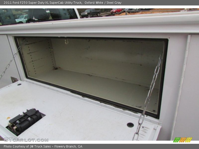 Oxford White / Steel Gray 2011 Ford F250 Super Duty XL SuperCab Utility Truck