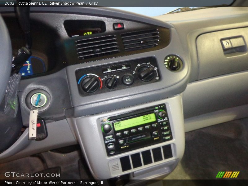 Silver Shadow Pearl / Gray 2003 Toyota Sienna CE