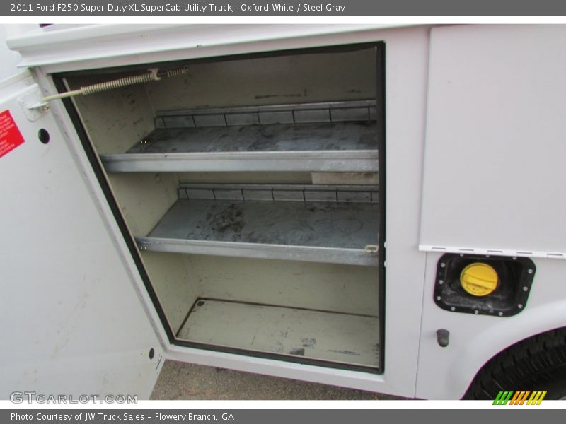 Oxford White / Steel Gray 2011 Ford F250 Super Duty XL SuperCab Utility Truck