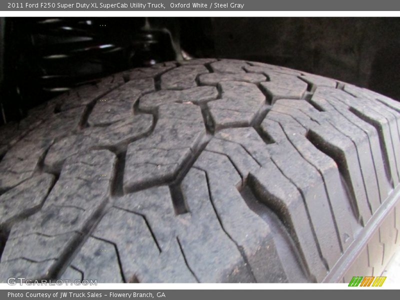 Oxford White / Steel Gray 2011 Ford F250 Super Duty XL SuperCab Utility Truck