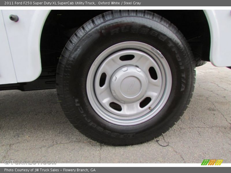 Oxford White / Steel Gray 2011 Ford F250 Super Duty XL SuperCab Utility Truck