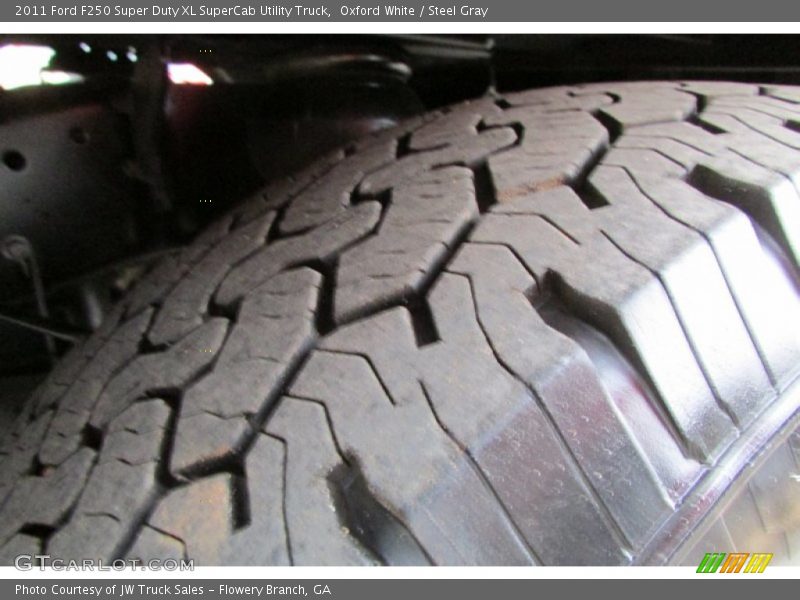 Oxford White / Steel Gray 2011 Ford F250 Super Duty XL SuperCab Utility Truck