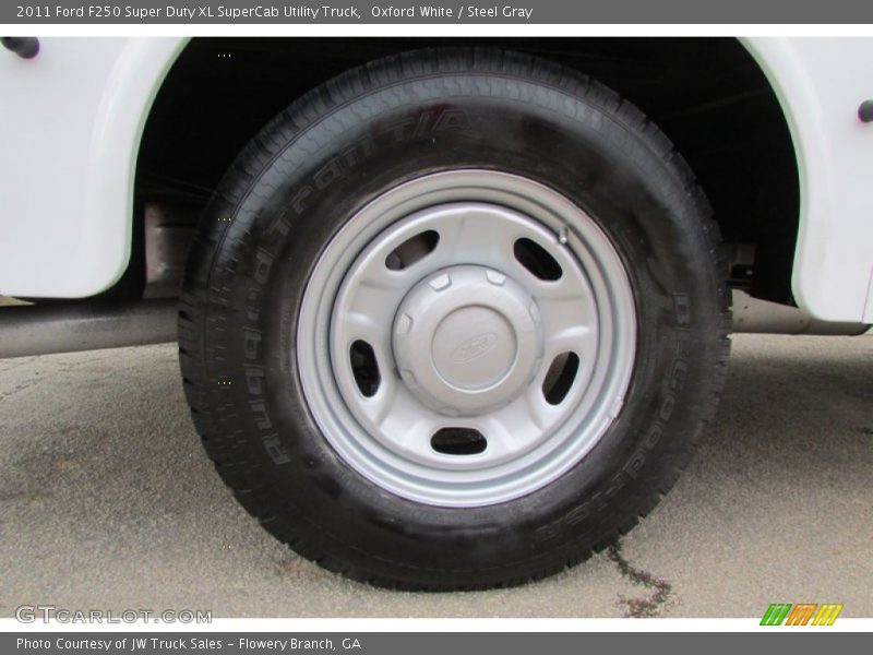 Oxford White / Steel Gray 2011 Ford F250 Super Duty XL SuperCab Utility Truck