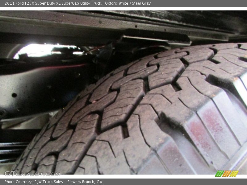 Oxford White / Steel Gray 2011 Ford F250 Super Duty XL SuperCab Utility Truck