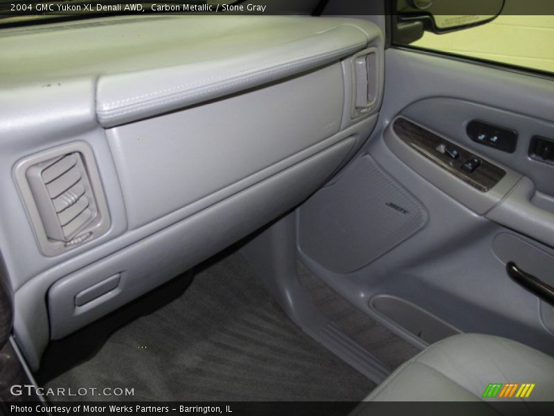 Carbon Metallic / Stone Gray 2004 GMC Yukon XL Denali AWD