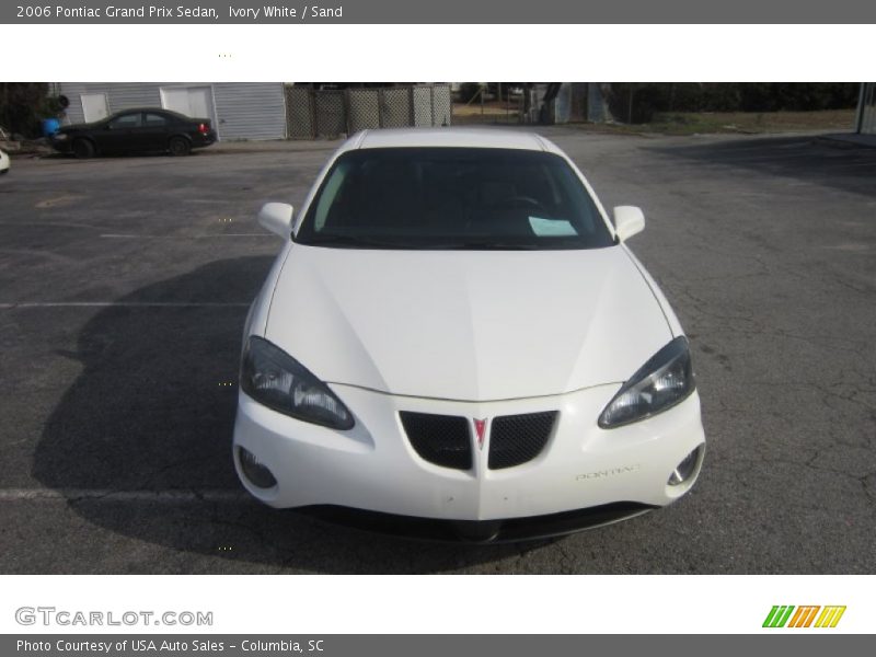Ivory White / Sand 2006 Pontiac Grand Prix Sedan