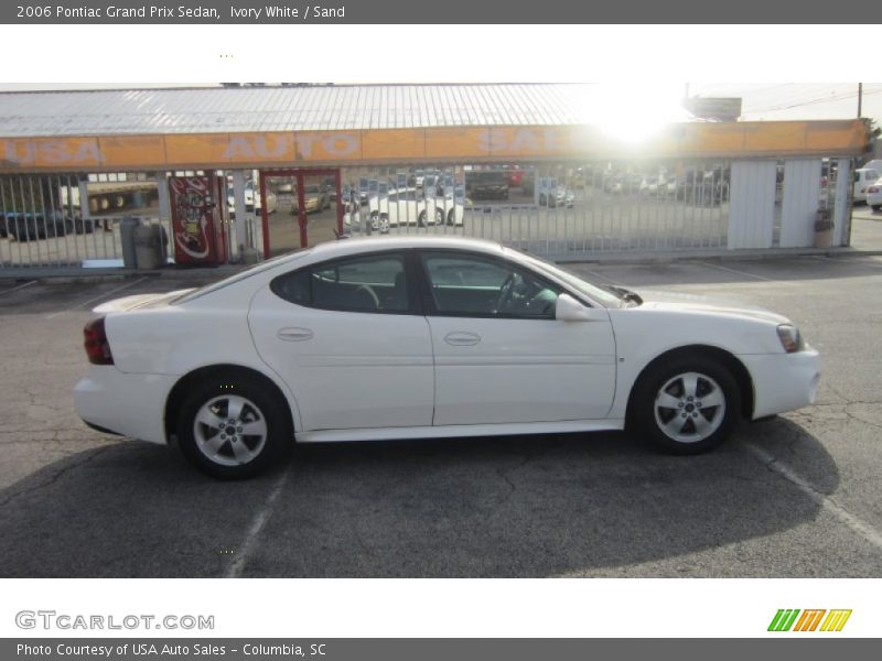 Ivory White / Sand 2006 Pontiac Grand Prix Sedan