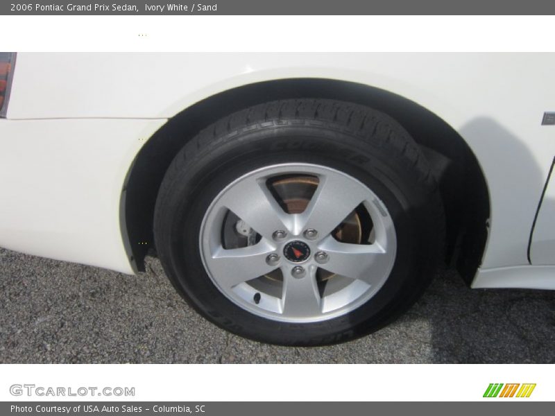 Ivory White / Sand 2006 Pontiac Grand Prix Sedan