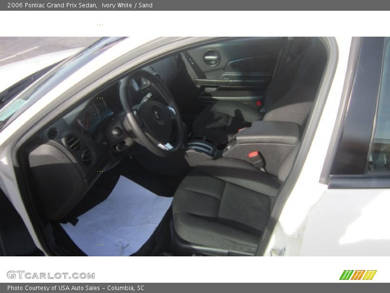 Ivory White / Sand 2006 Pontiac Grand Prix Sedan