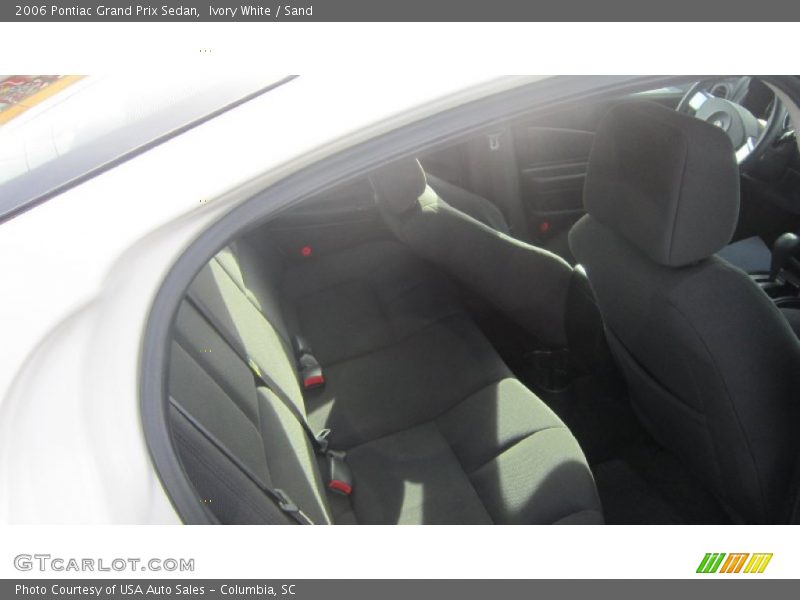 Ivory White / Sand 2006 Pontiac Grand Prix Sedan
