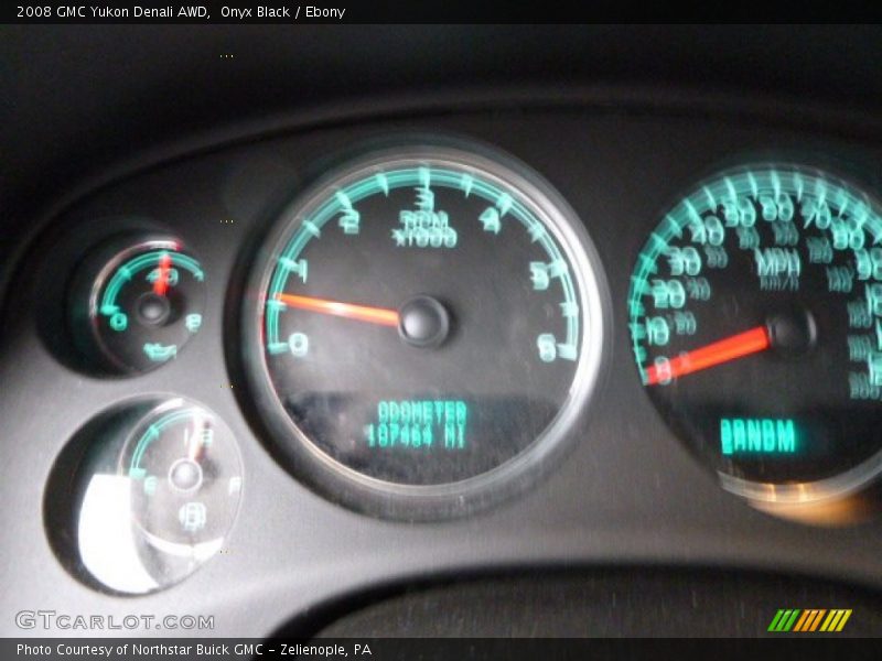 Onyx Black / Ebony 2008 GMC Yukon Denali AWD