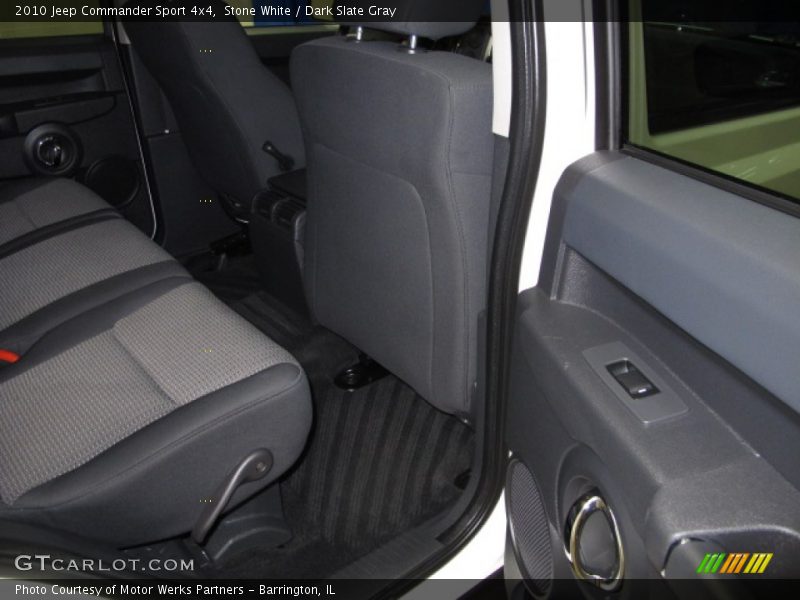 Stone White / Dark Slate Gray 2010 Jeep Commander Sport 4x4