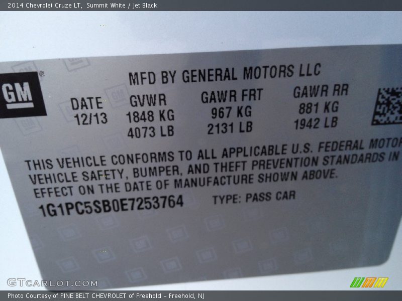 Summit White / Jet Black 2014 Chevrolet Cruze LT