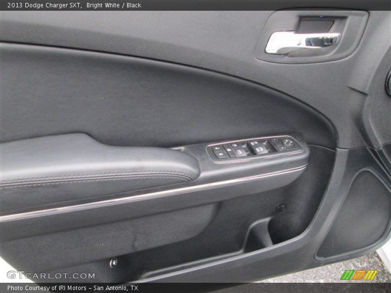 Bright White / Black 2013 Dodge Charger SXT