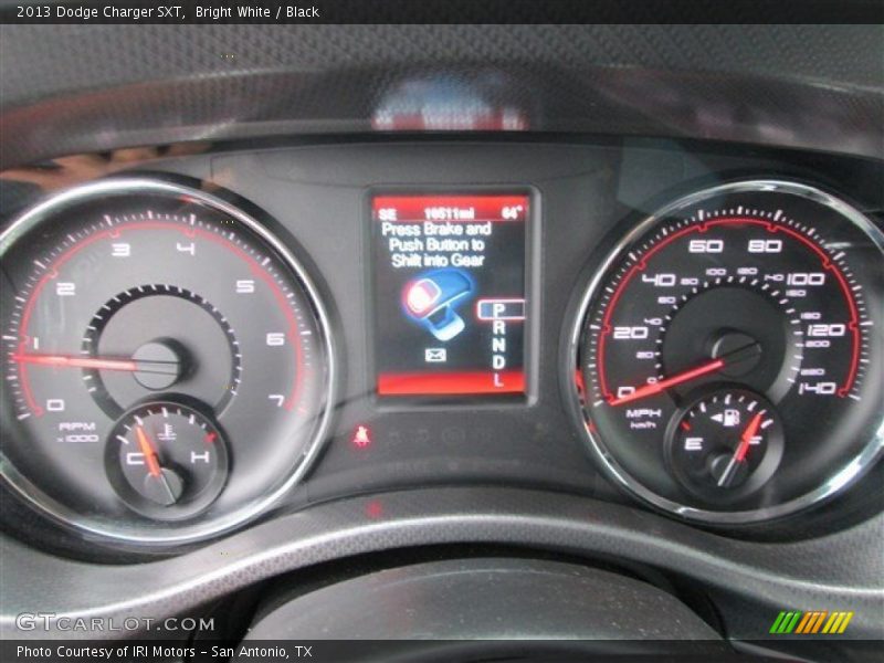 Bright White / Black 2013 Dodge Charger SXT