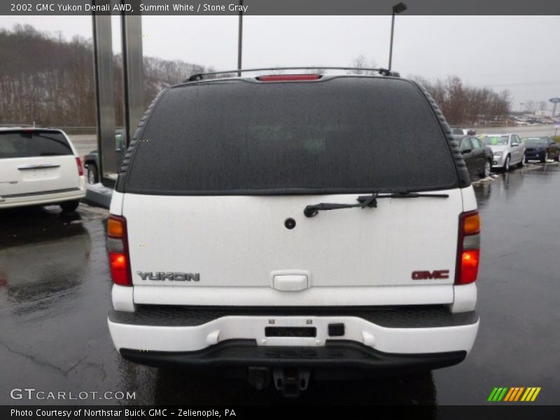 Summit White / Stone Gray 2002 GMC Yukon Denali AWD