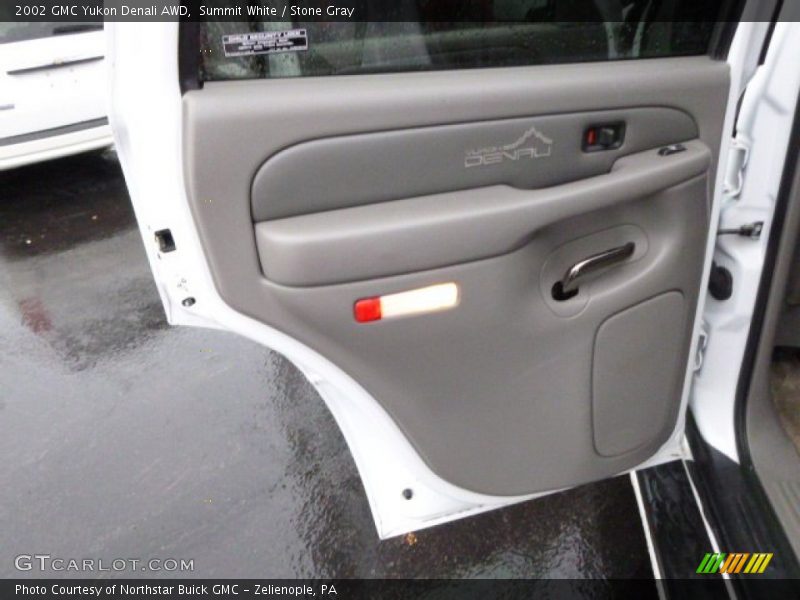 Summit White / Stone Gray 2002 GMC Yukon Denali AWD