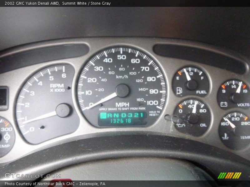 Summit White / Stone Gray 2002 GMC Yukon Denali AWD