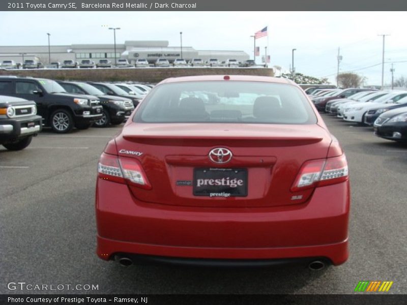 Barcelona Red Metallic / Dark Charcoal 2011 Toyota Camry SE