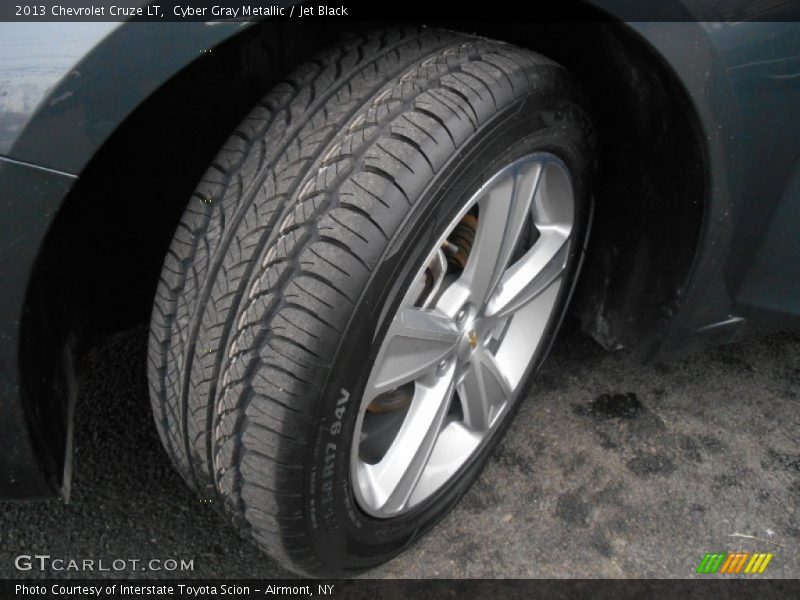 Cyber Gray Metallic / Jet Black 2013 Chevrolet Cruze LT
