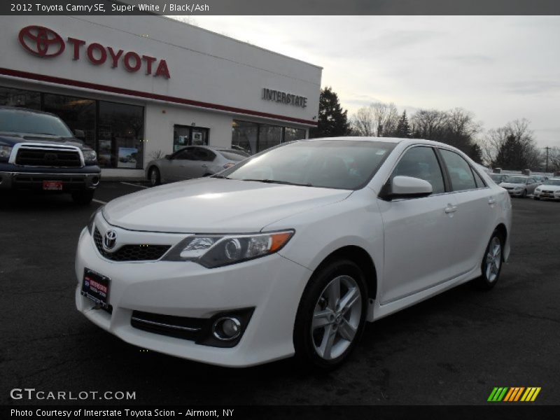 Super White / Black/Ash 2012 Toyota Camry SE